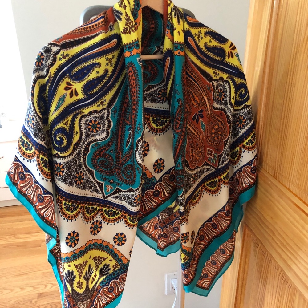 women square scarf